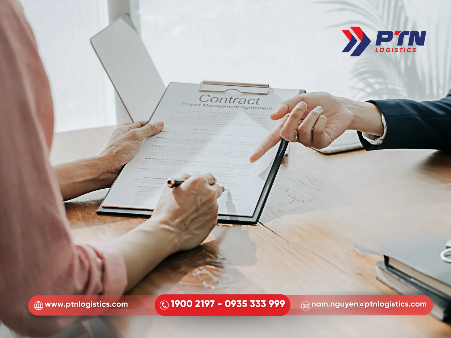 Tiến hành ký kết hợp đồng giữa các bên tham gia