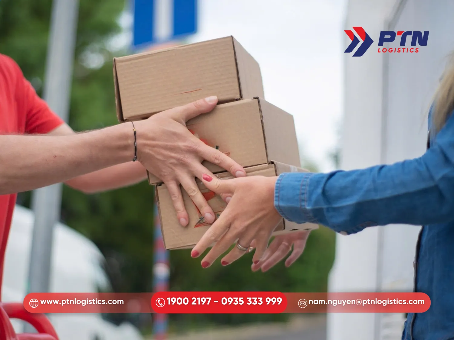 Giao hàng đến tận nơi với dịch vụ door-to-door