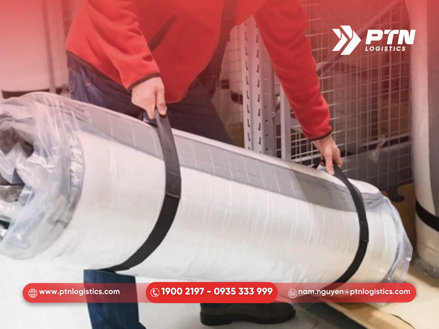 Thực hiện hút chân không và cuộn tròn nệm