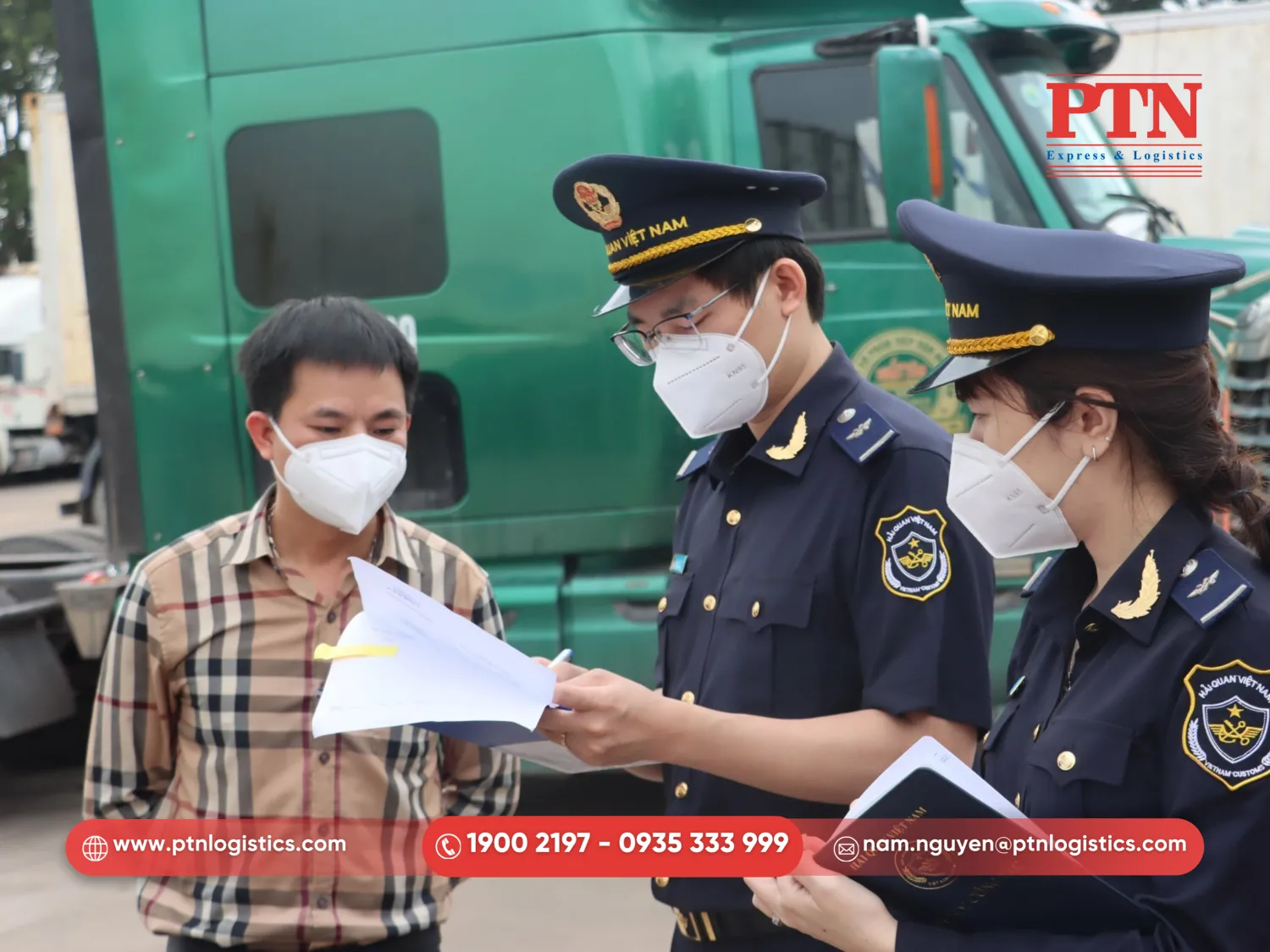 Tiến hành làm thủ tục hải quan xuất khẩu