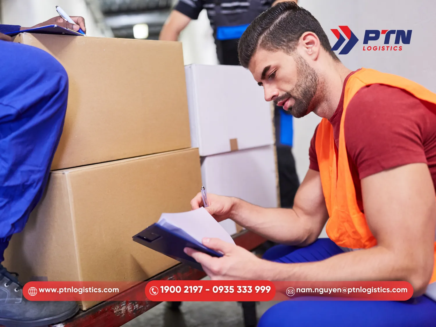 Tiến hành nhận hàng và kiểm tra hàng