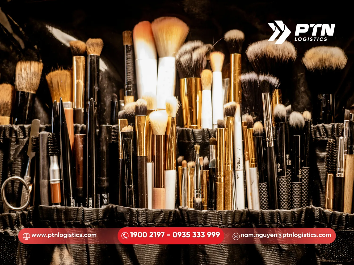 Dụng cụ trang điểm gửi đi Trung Quốc