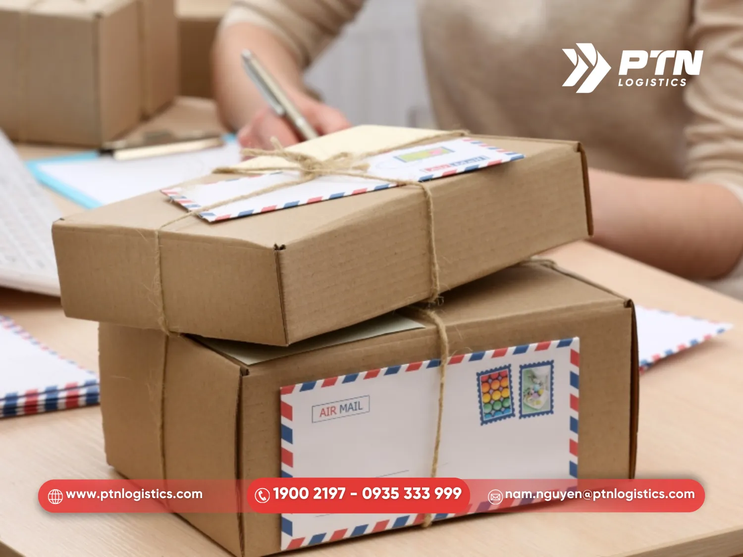 Gửi tài liệu, bưu phẩm hoặc hồ sơ du học
