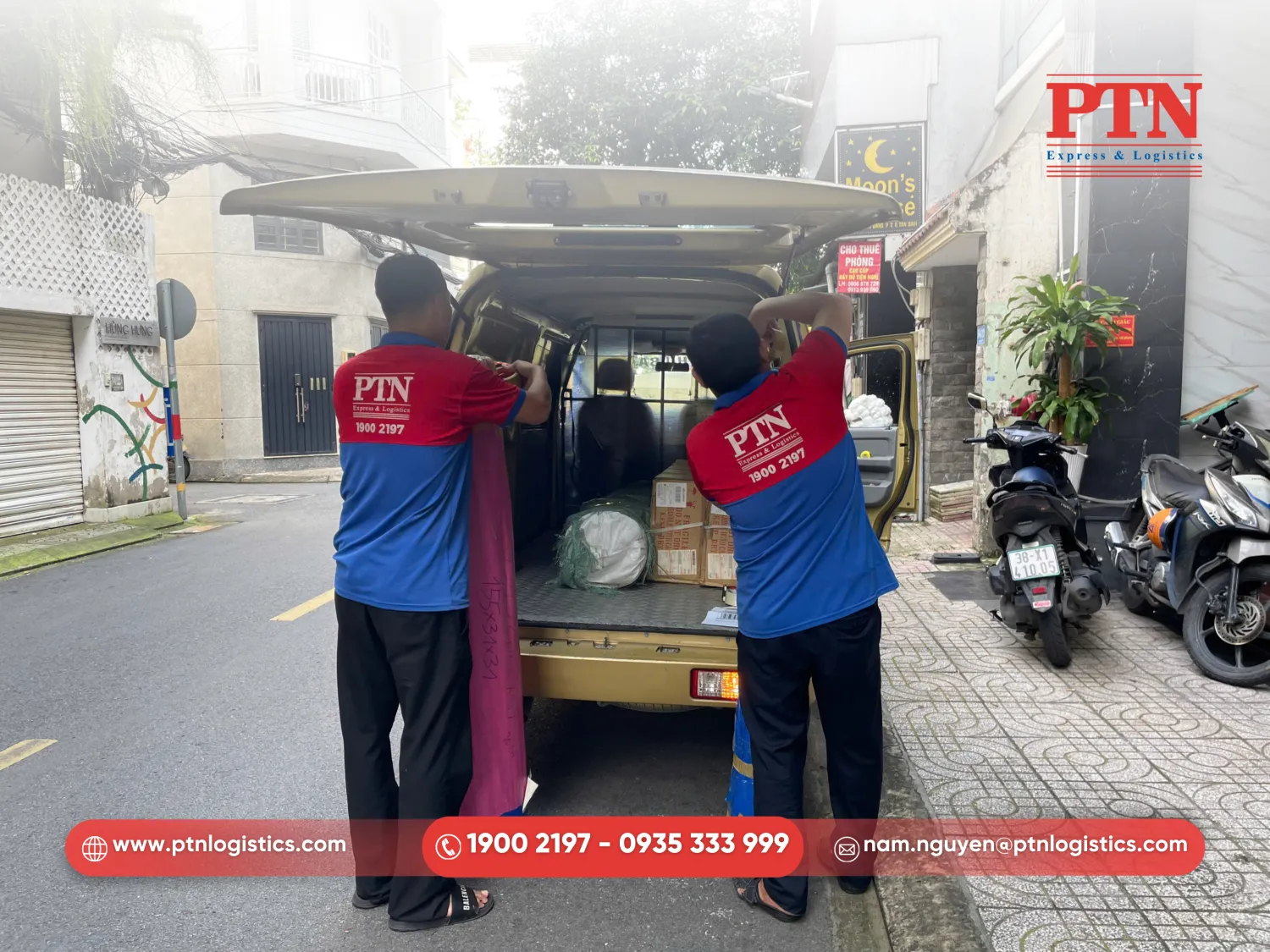 Hỗ trợ đóng gói và lấy hàng