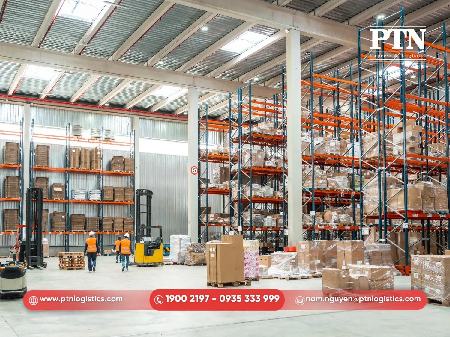 Kho bãi và trung tâm phân phối