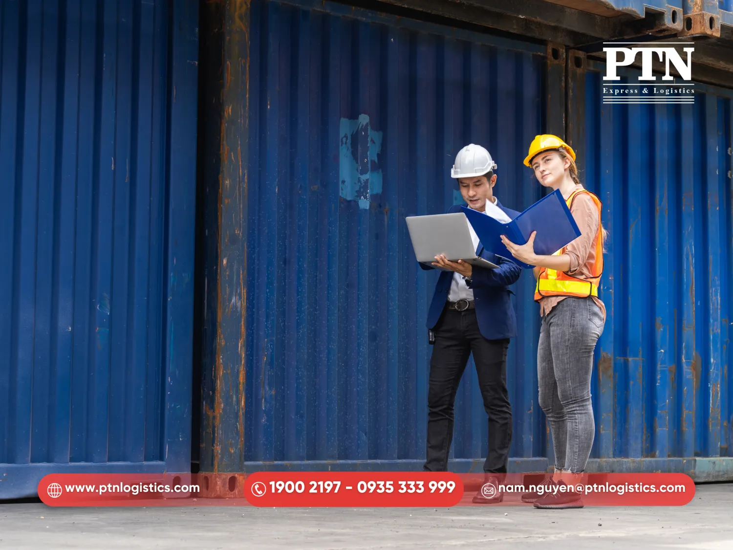 Thay mặt khách hàng làm việc với hải quan