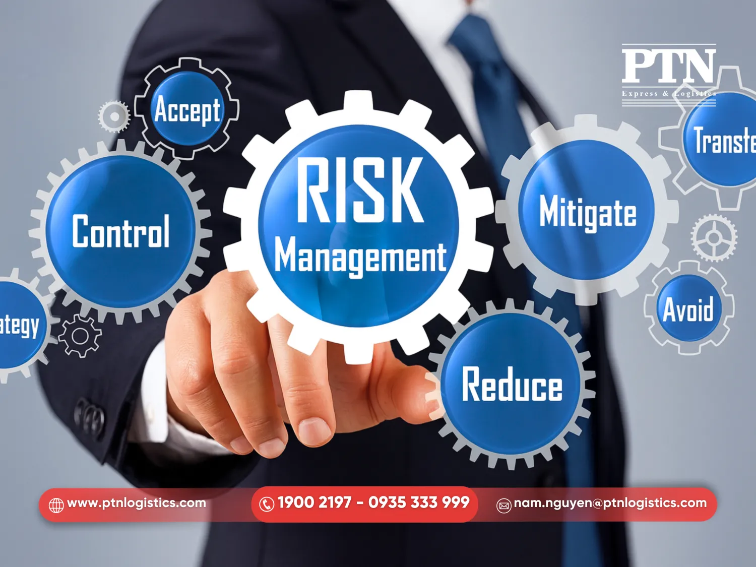 Theo dõi hành trình và xử lý rủi ro phát sinh