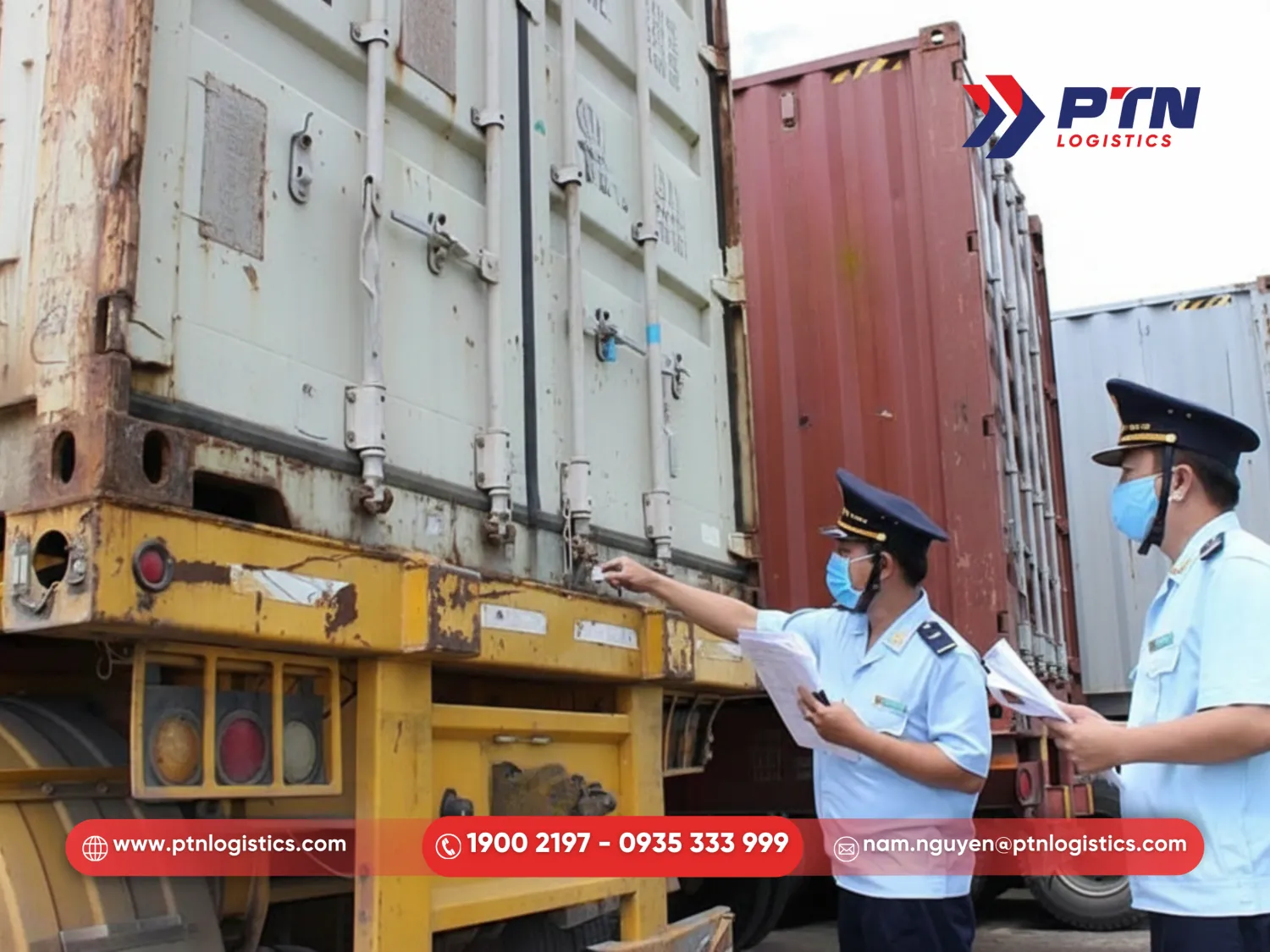 Tiến hành khai báo hải quan khi gửi hàng mẫu