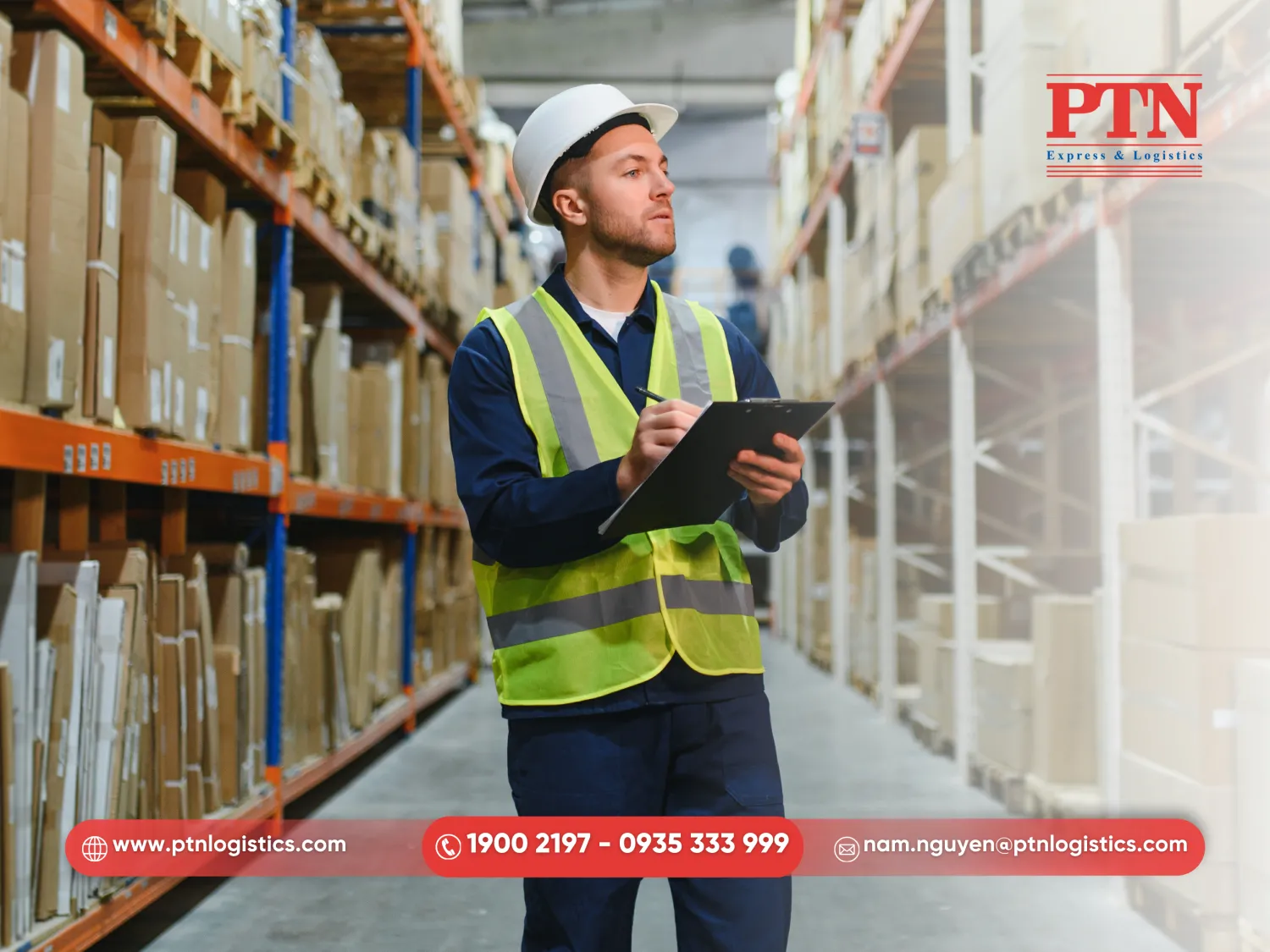 Tiến hành phân loại và kiểm tra hàng hóa