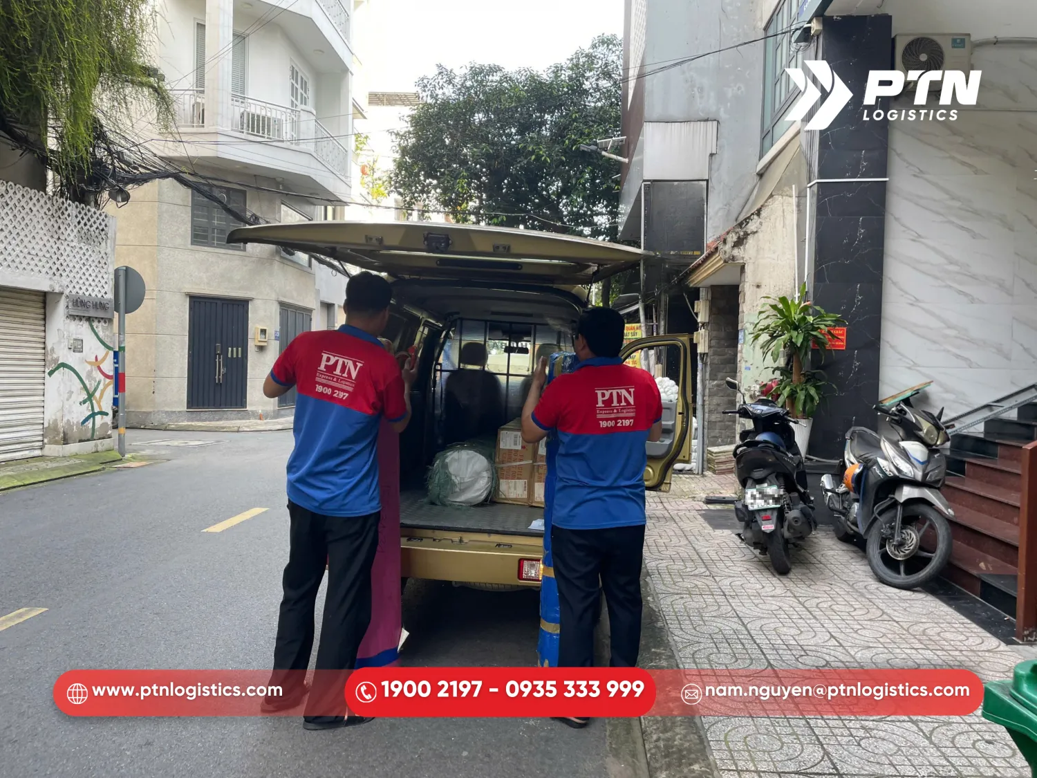 Tiếp nhận và đóng gói hàng hóa chuẩn quốc tế