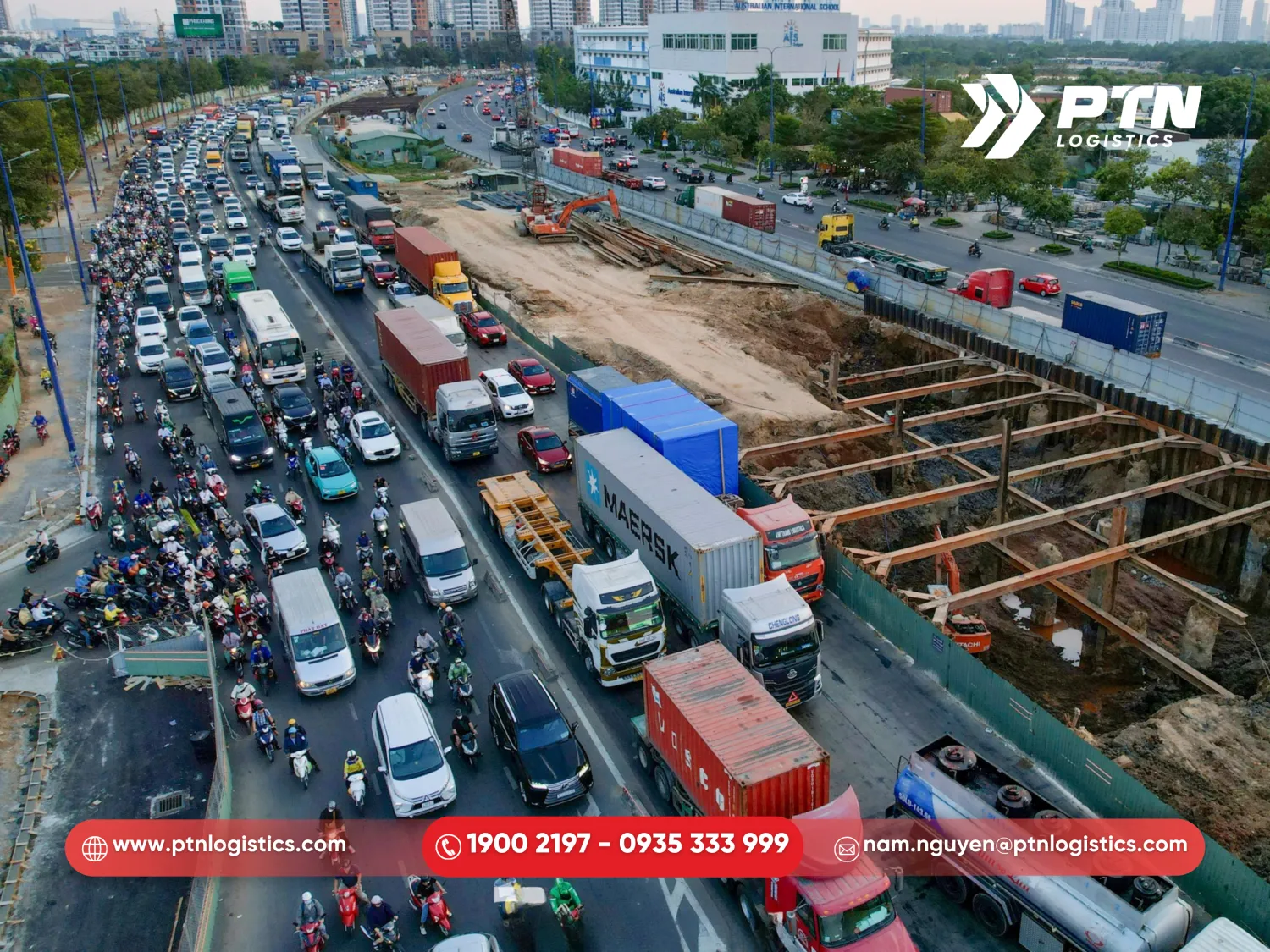 Áp lực giao thông vào giờ cao điểm tại Quận 7