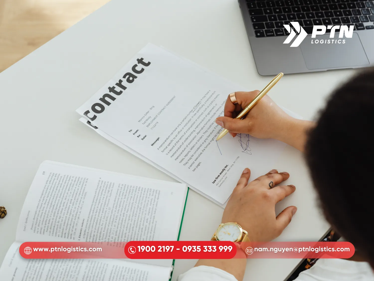 Ký hợp đồng vận chuyển và booking