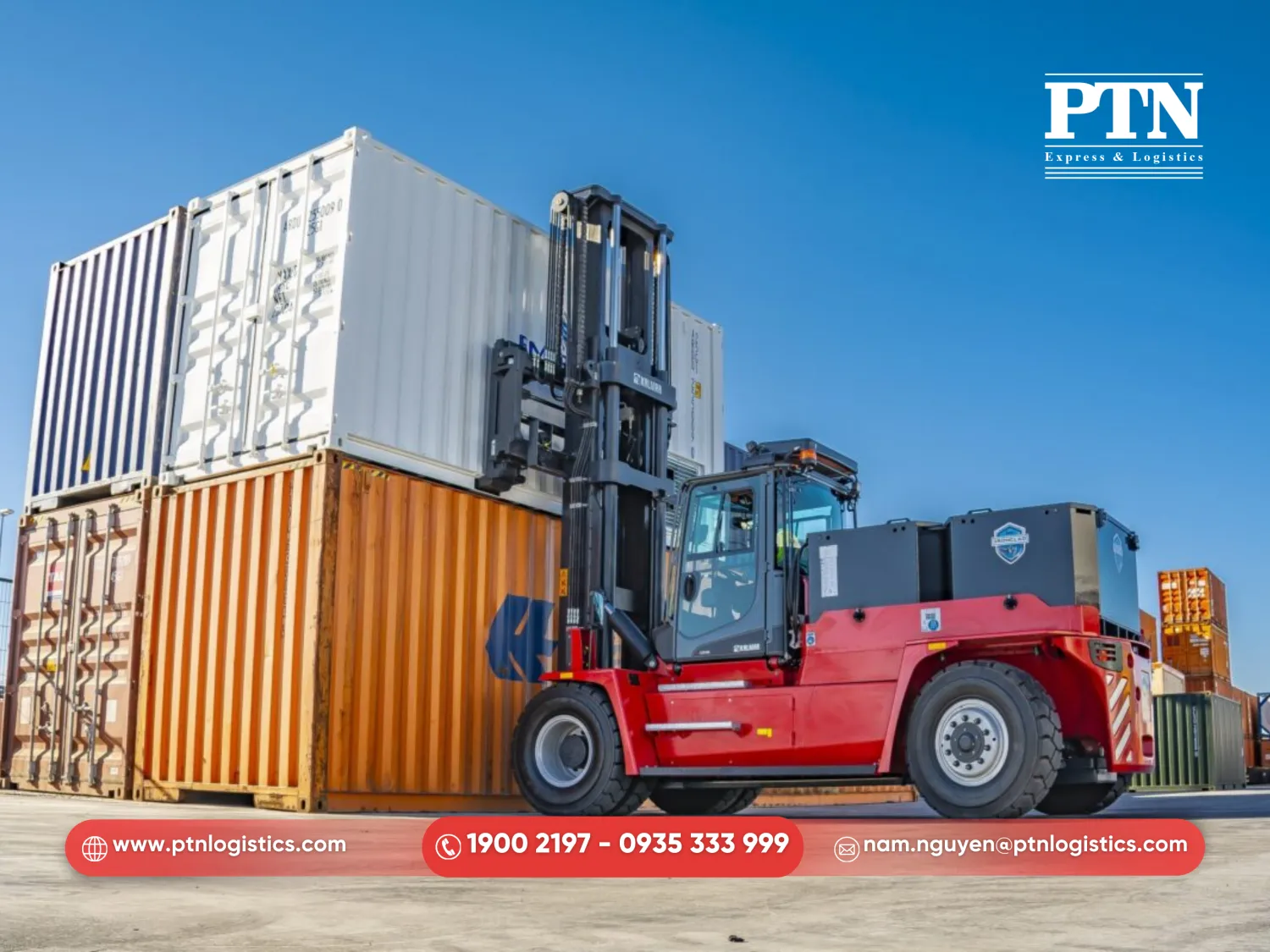 Phí nâng hạ container