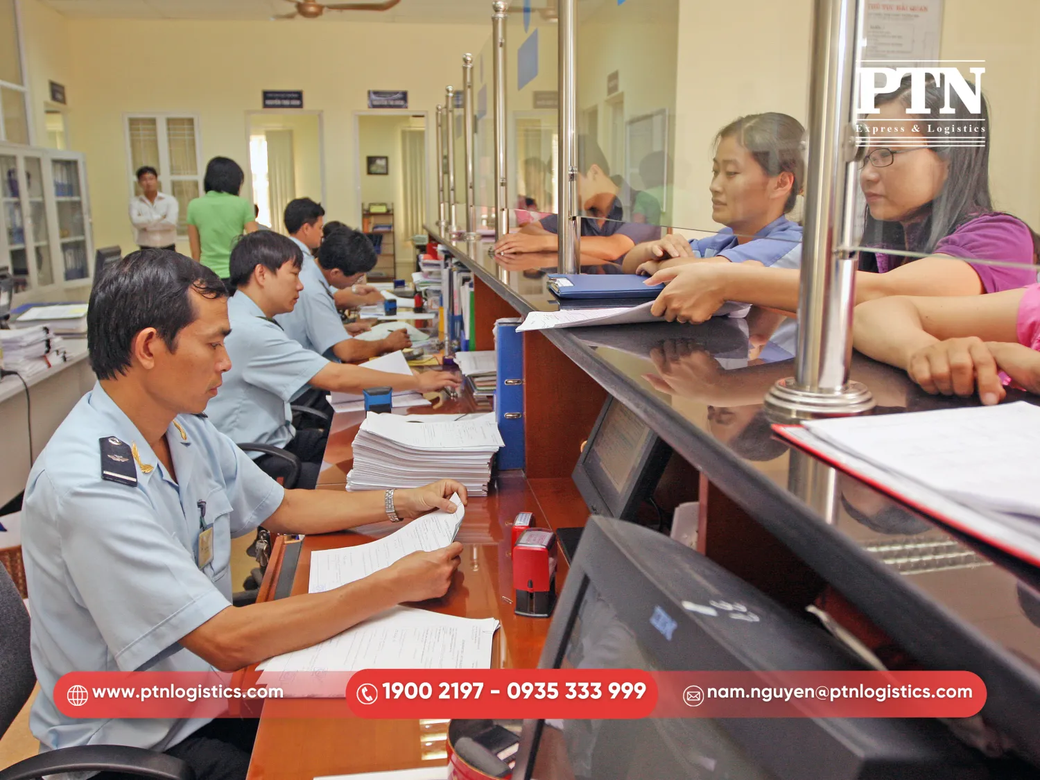 Thương vụ và hải quan