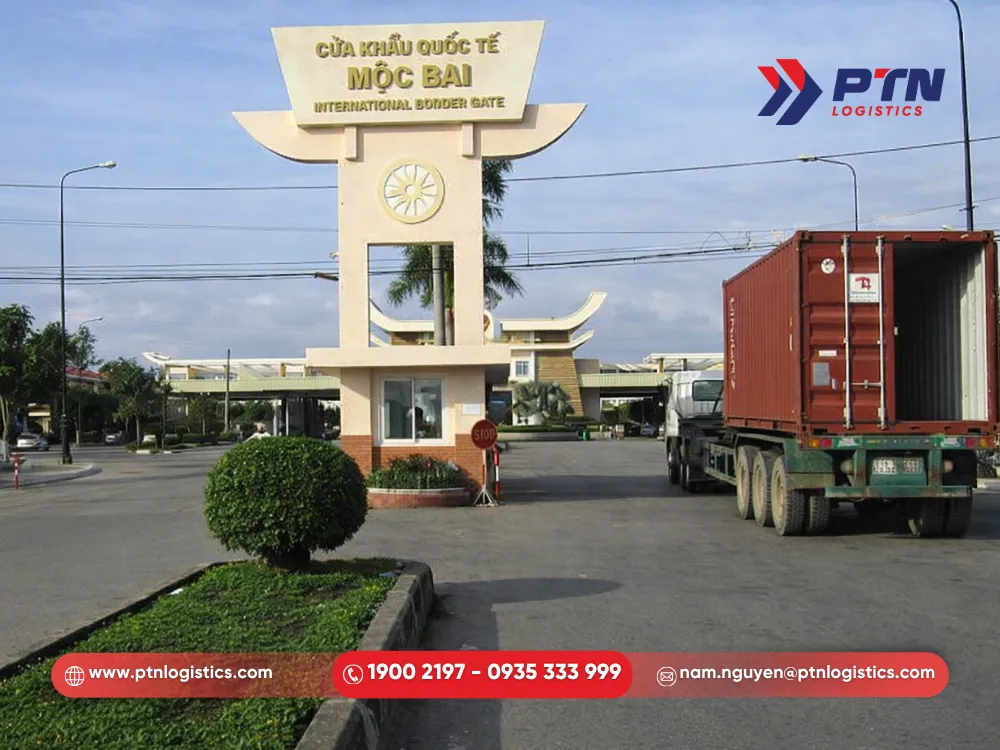Tiến hành vận chuyển thông quan tại cửa khẩu