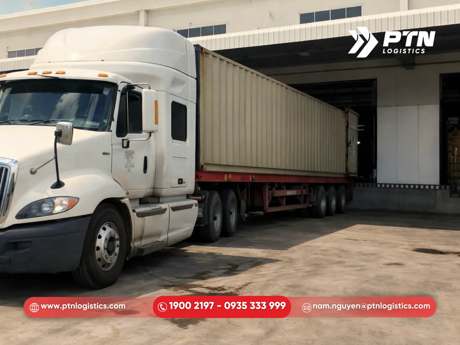 Vận chuyển hàng hóa cont từ khu công nghiệp ra cảng Phú Hữu