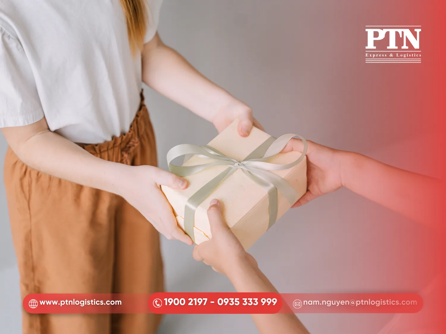 Hàng mẫu quà biếu