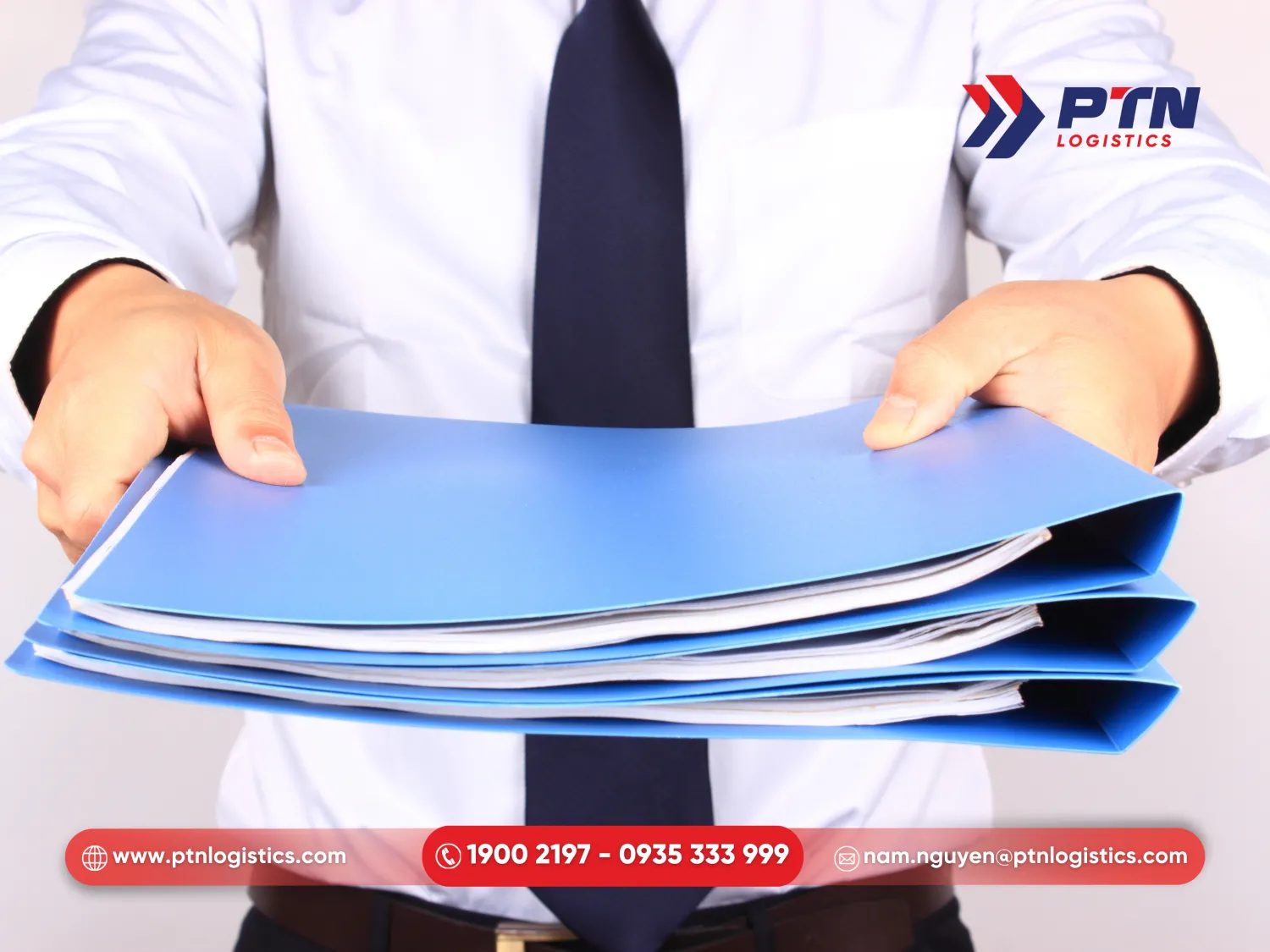 Nộp hồ sơ và đăng ký tạm trú
