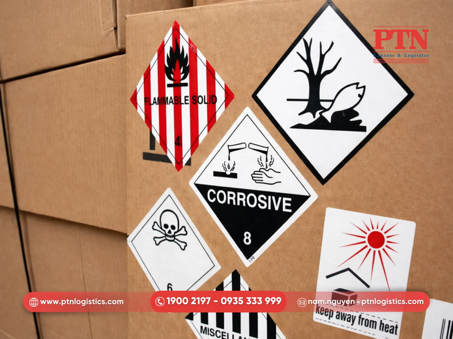 Pick up và dán nhãn hàng nguy hiểm