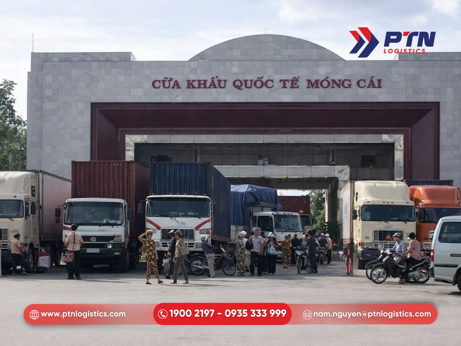 Thực hiện vận chuyển và thông quan biên giới