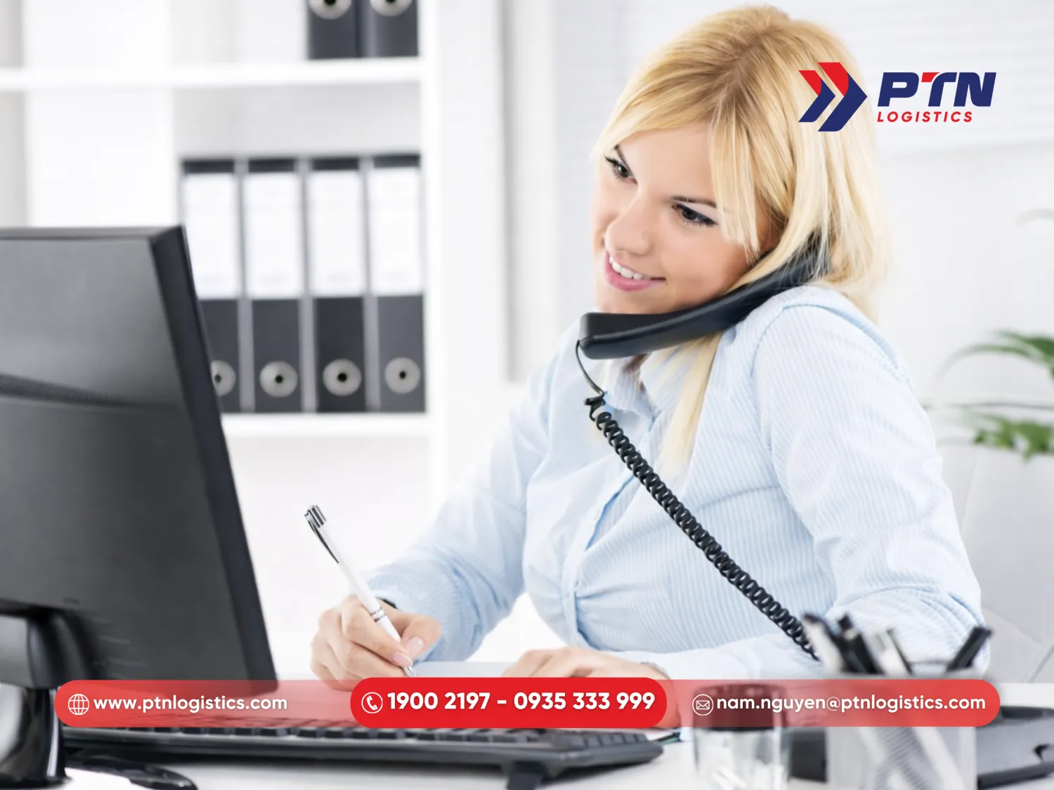 Tiếp nhận thông tin booking, packing list từ phía khách hàng