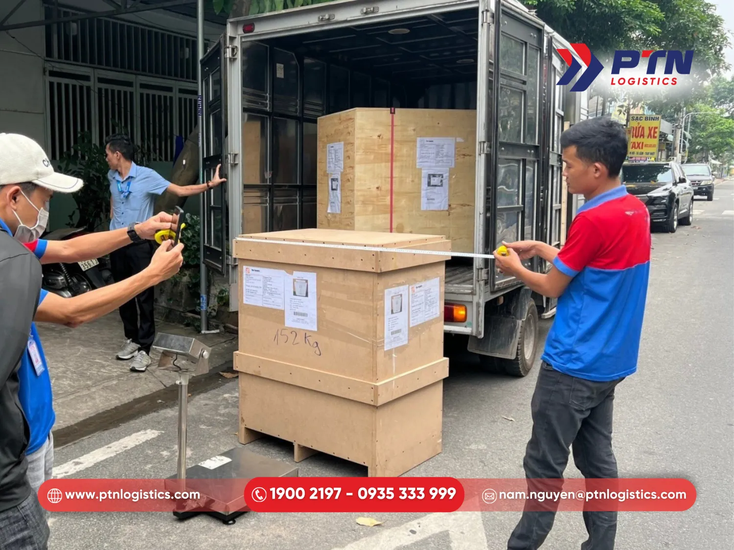 Nhận hàng và tiến hành cân dô thực tế