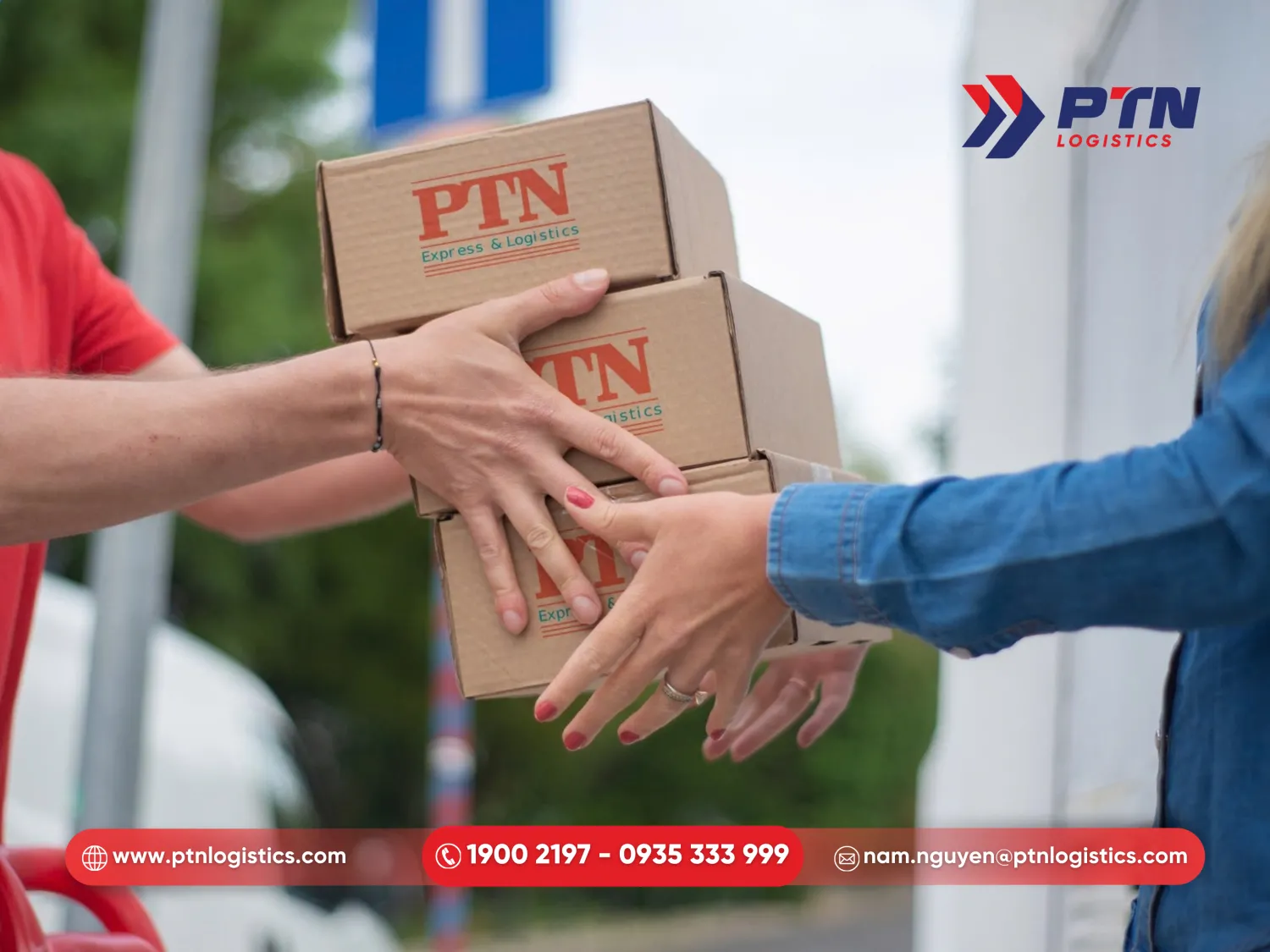 Dịch vụ chuyển phát tận nhà door to door