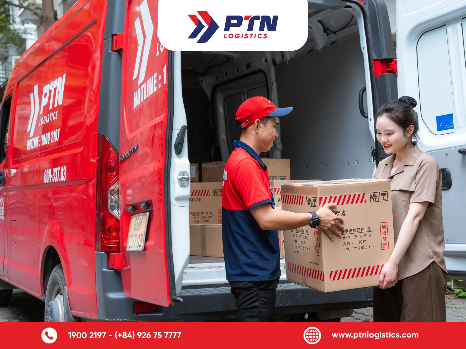 Kiểm tra và xác nhận tình trạng hàng tại điểm nhận