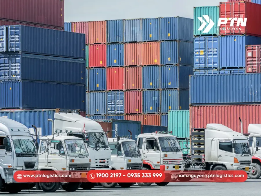 Điều xe về cảng và vận chuyển hàng hóa về kho